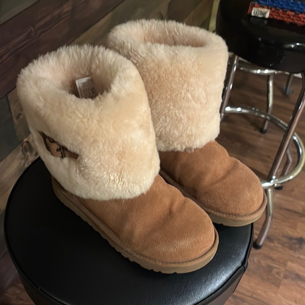 Cozy Shearling-Lined Boots